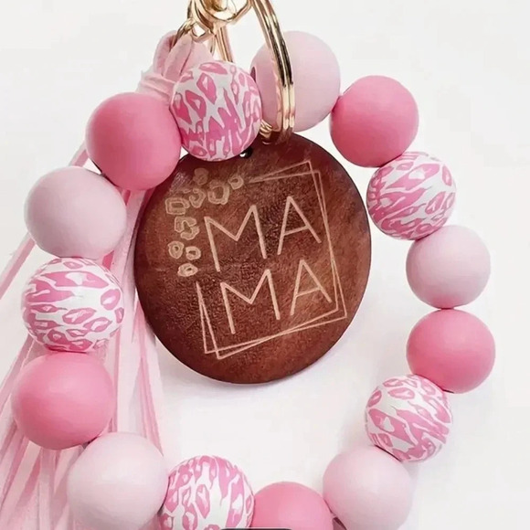 NWT Wooden Beaded Mama Key Chain - Picture 1 of 3